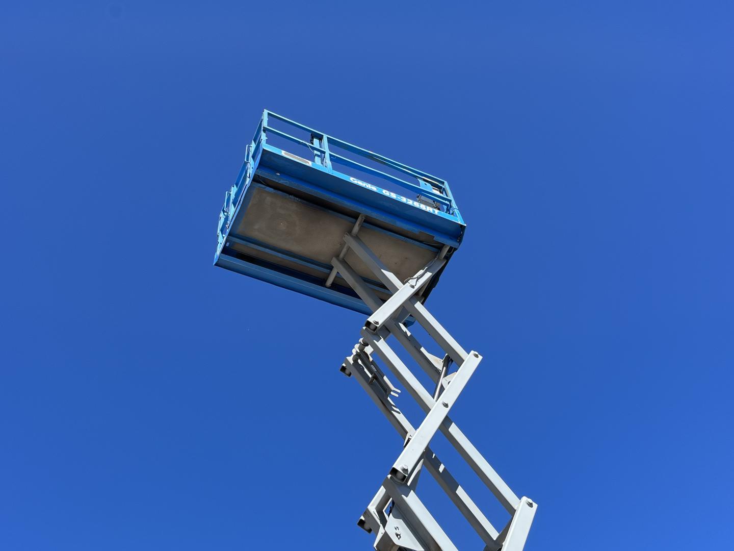 ./imagenes/INVOICE/2019/17079/ASCENSOR TIPO TIJERA GENIE GS-3268RT (48).JPG